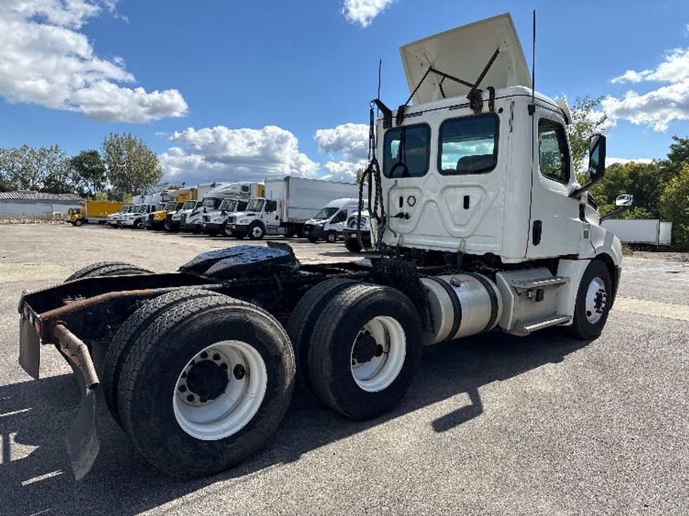 Day Cab Tractor-Heavy Duty Tractors-Freightliner-2018-T12664ST-East Chicago-IN-538,091\n\t\tmiles-$ 33,750 - Image 7