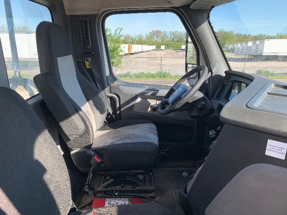 Day Cab Tractor-Heavy Duty Tractors-Freightliner-2018-T12664ST-East Liberty-OH-622,569\n\t\tmiles-$ 30,500 - Image 14