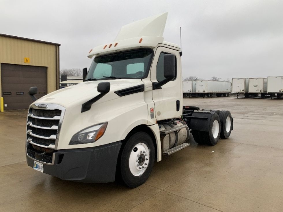 Day Cab Tractor-Heavy Duty Tractors-Freightliner-2018-T12664ST-East Liberty-OH-739,396\n\t\tmiles-$ 23,750 - Image 3