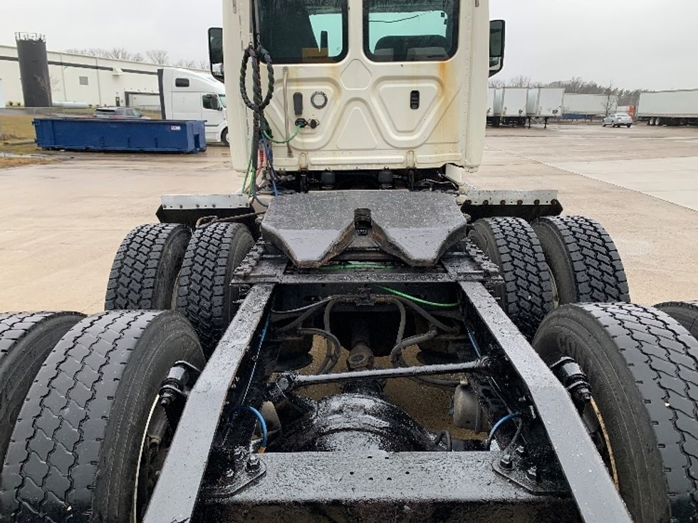 Day Cab Tractor-Heavy Duty Tractors-Freightliner-2018-T12664ST-East Liberty-OH-739,396\n\t\tmiles-$ 23,750 - Image 6