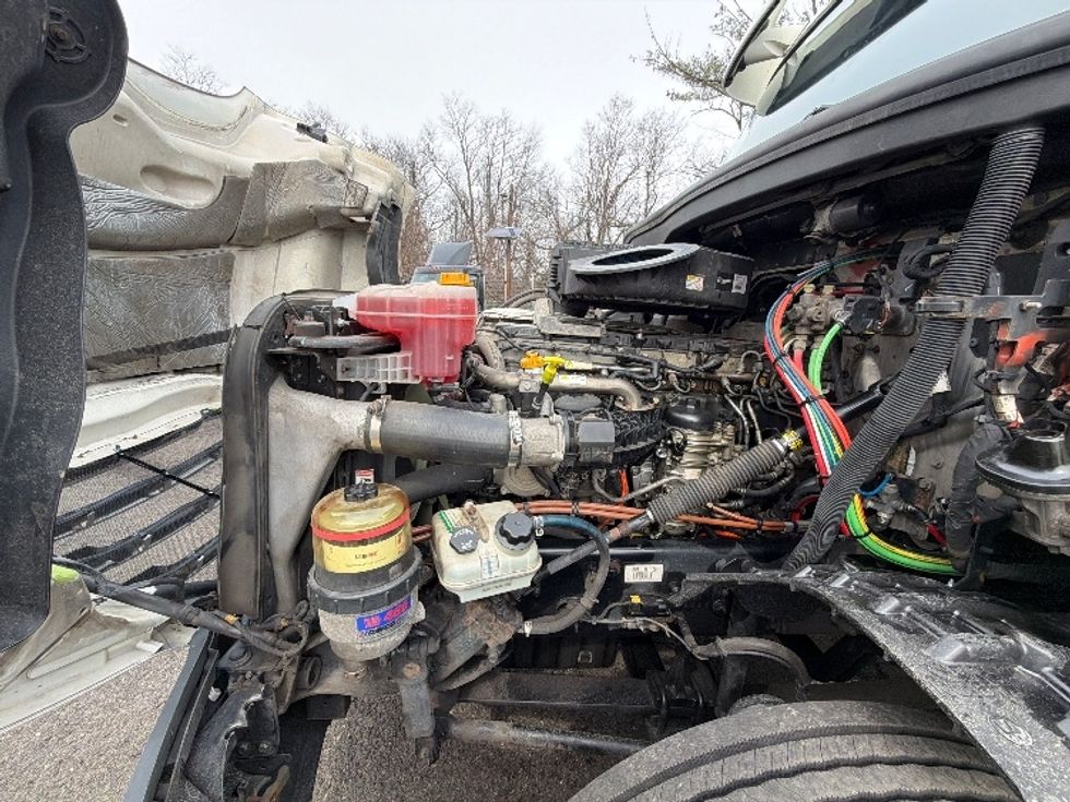 Day Cab Tractor-Heavy Duty Tractors-Freightliner-2018-T12664ST-Edison-NJ-271,300\n\t\tmiles-$ 41,250 - Image 15