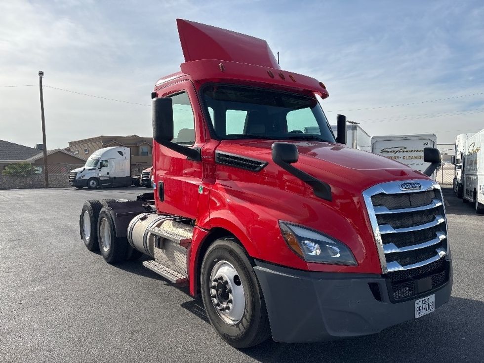 Day Cab Tractor-Heavy Duty Tractors-Freightliner-2018-T12664ST-El Paso-TX-254,904\n\t\tmiles-$ 47,750 - Image 1