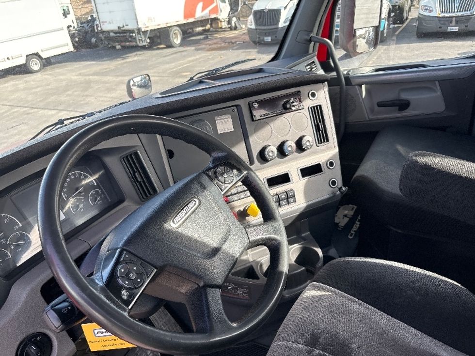 Day Cab Tractor-Heavy Duty Tractors-Freightliner-2018-T12664ST-El Paso-TX-254,904\n\t\tmiles-$ 47,750 - Image 10