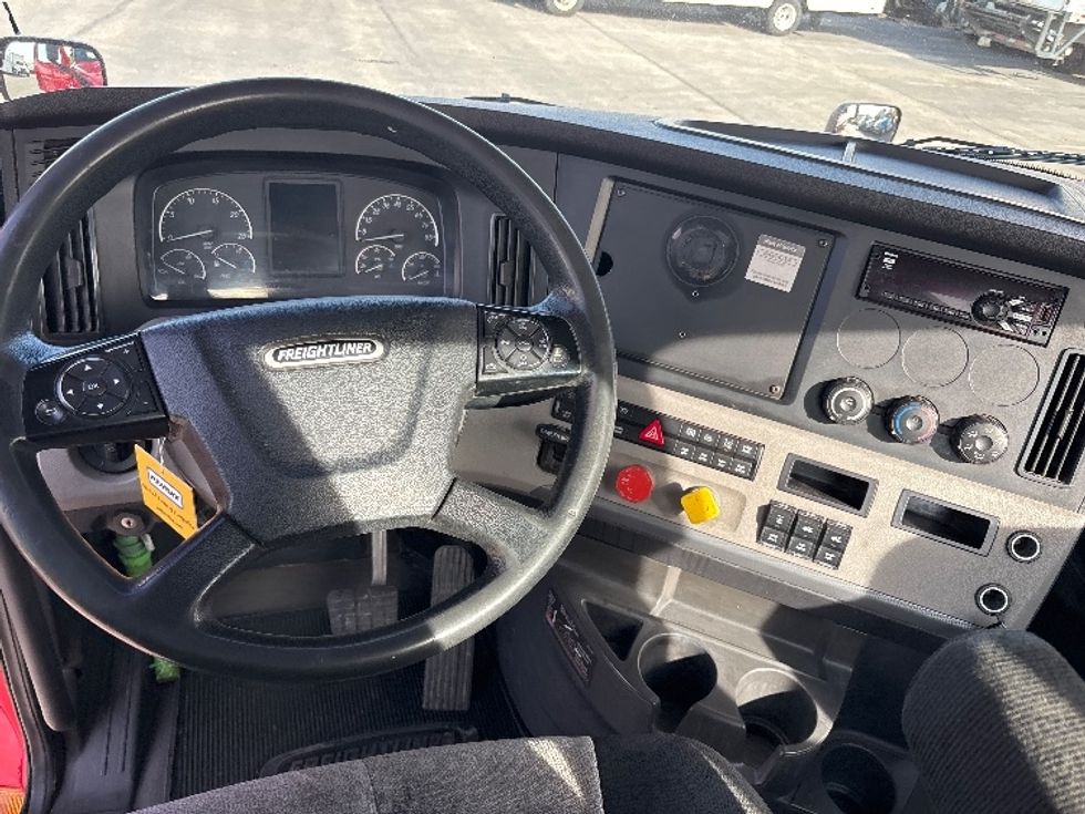 Day Cab Tractor-Heavy Duty Tractors-Freightliner-2018-T12664ST-El Paso-TX-254,904\n\t\tmiles-$ 47,750 - Image 11
