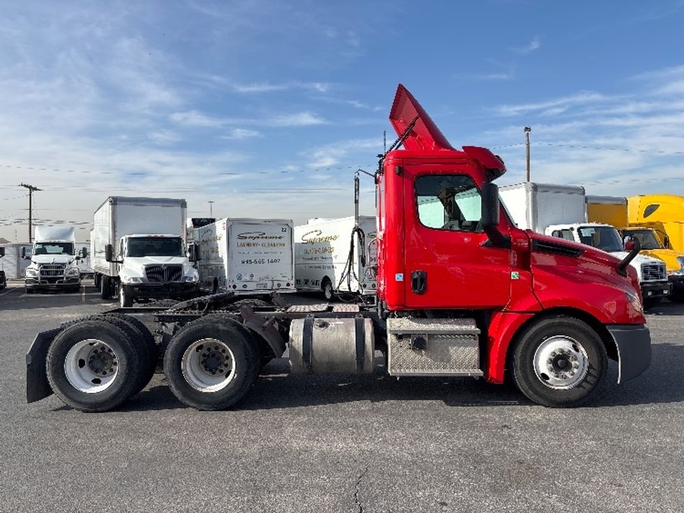 Day Cab Tractor-Heavy Duty Tractors-Freightliner-2018-T12664ST-El Paso-TX-254,904\n\t\tmiles-$ 47,750 - Image 8