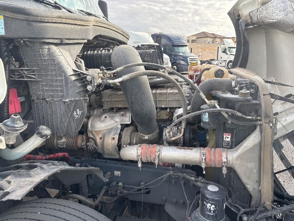 Day Cab Tractor-Heavy Duty Tractors-Freightliner-2018-T12664ST-El Paso-TX-316,933\n\t\tmiles-$ 58,250 - Image 15