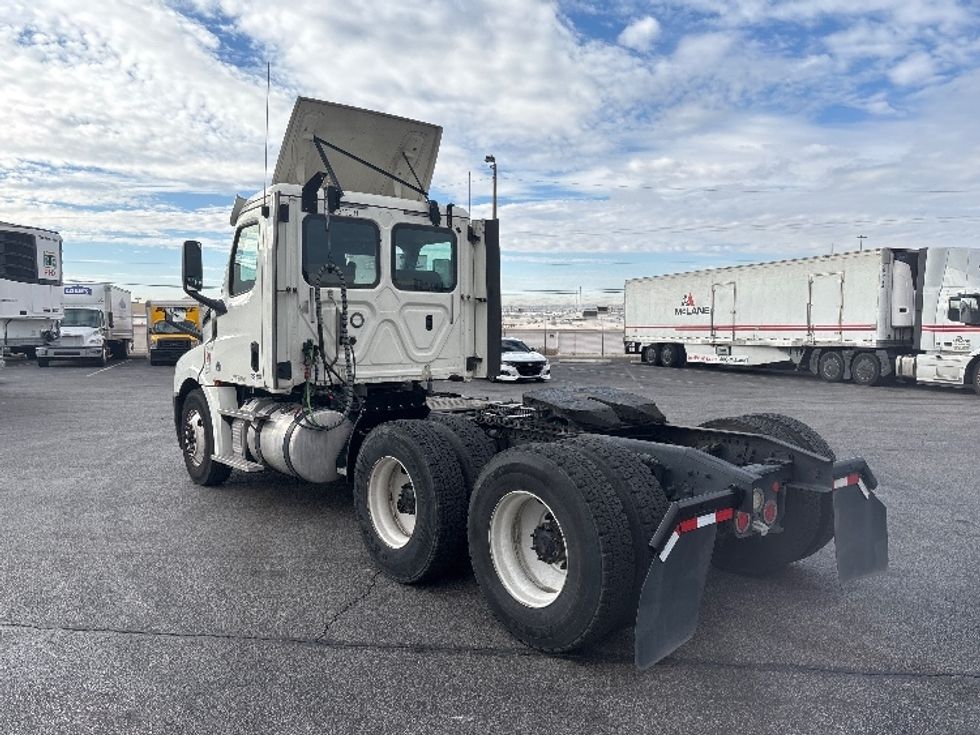 Day Cab Tractor-Heavy Duty Tractors-Freightliner-2018-T12664ST-El Paso-TX-316,933\n\t\tmiles-$ 58,250 - Image 5