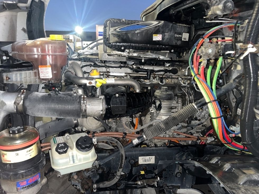 Day Cab Tractor-Heavy Duty Tractors-Freightliner-2018-T12664ST-Erlanger-KY-453,211\n\t\tmiles-$ 45,000 - Image 16