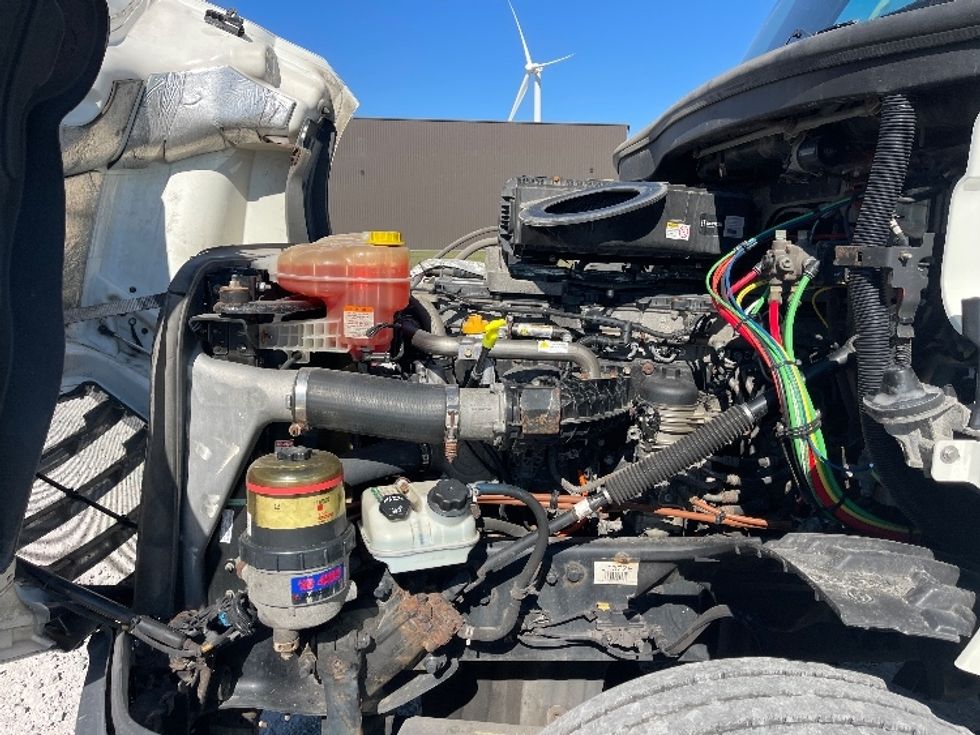 Day Cab Tractor-Heavy Duty Tractors-Freightliner-2018-T12664ST-Findlay-OH-706,176\n\t\tmiles-$ 27,500 - Image 16