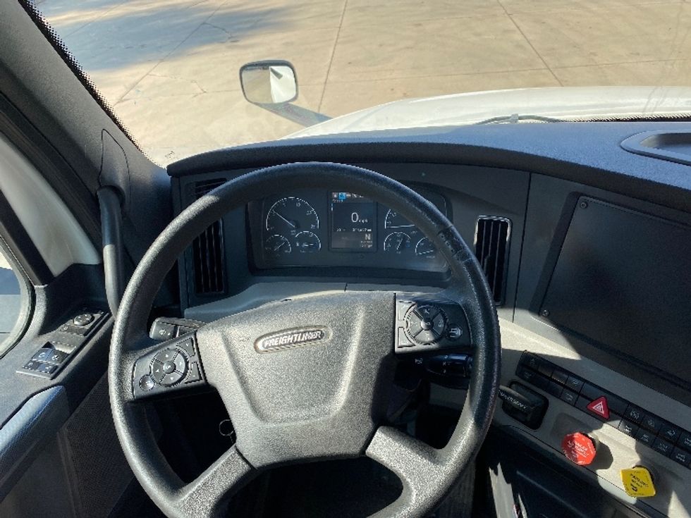 Day Cab Tractor-Heavy Duty Tractors-Freightliner-2018-T12664ST-Fitchburg-MA-365,779\n\t\tmiles-$ 41,500 - Image 11