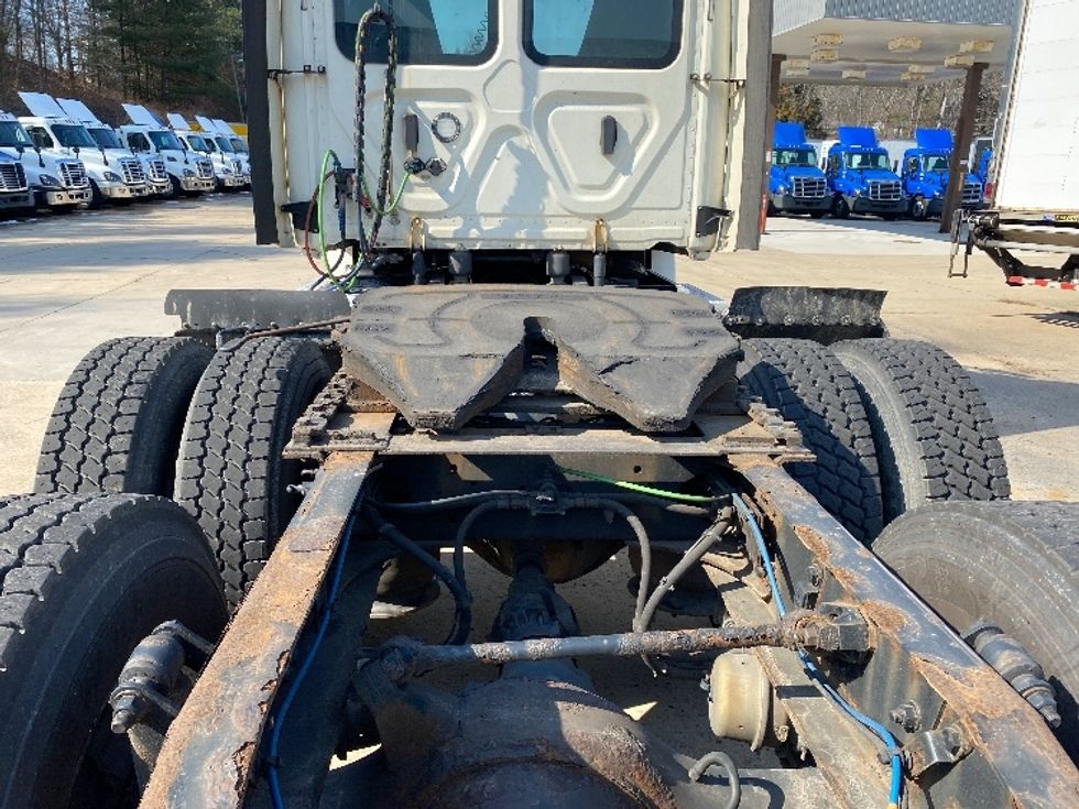 Day Cab Tractor-Heavy Duty Tractors-Freightliner-2018-T12664ST-Fitchburg-MA-365,779\n\t\tmiles-$ 41,500 - Image 6