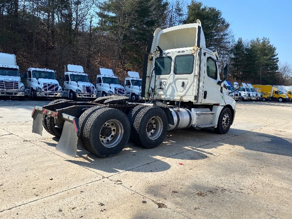 Day Cab Tractor-Heavy Duty Tractors-Freightliner-2018-T12664ST-Fitchburg-MA-365,779\n\t\tmiles-$ 41,500 - Image 7
