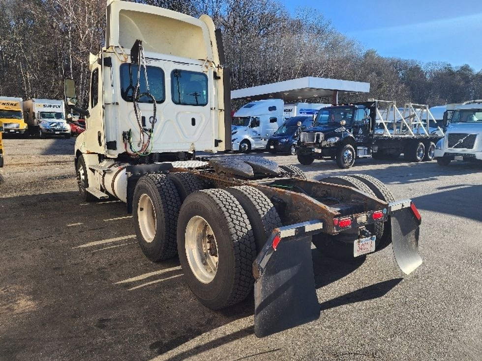 Day Cab Tractor-Heavy Duty Tractors-Freightliner-2018-T12664ST-Fitchburg-MA-374,427\n\t\tmiles-$ 41,000 - Image 5