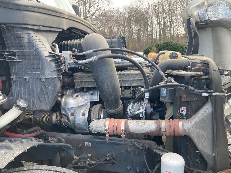 Day Cab Tractor-Heavy Duty Tractors-Freightliner-2018-T12664ST-Fitchburg-MA-431,251\n\t\tmiles-$ 42,500 - Image 15