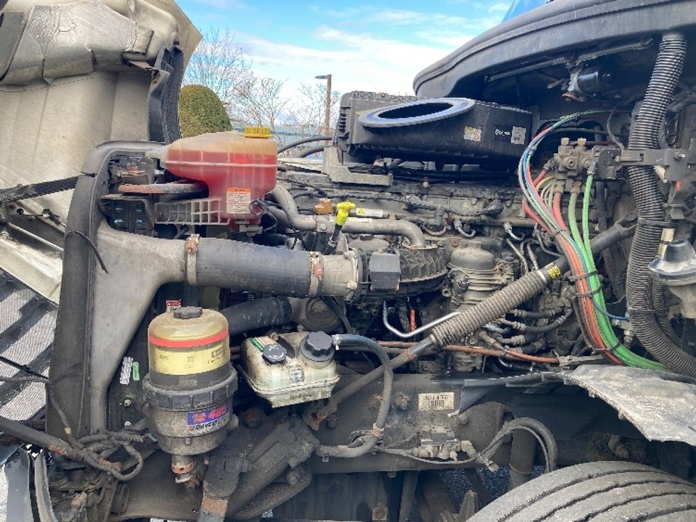 Day Cab Tractor-Heavy Duty Tractors-Freightliner-2018-T12664ST-Fitchburg-MA-431,251\n\t\tmiles-$ 42,500 - Image 16