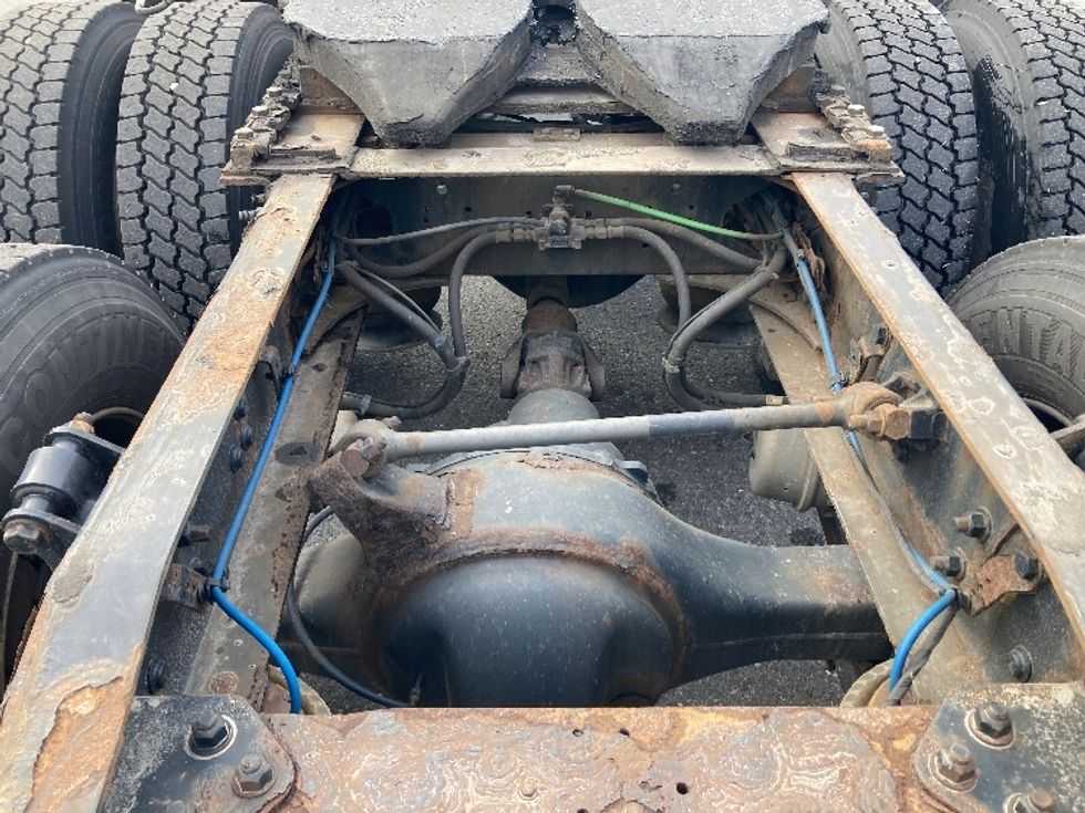 Day Cab Tractor-Heavy Duty Tractors-Freightliner-2018-T12664ST-Fitchburg-MA-431,251\n\t\tmiles-$ 42,500 - Image 6