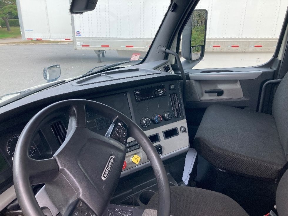 Day Cab Tractor-Heavy Duty Tractors-Freightliner-2018-T12664ST-Fitchburg-MA-512,021\n\t\tmiles-$ 38,750 - Image 10