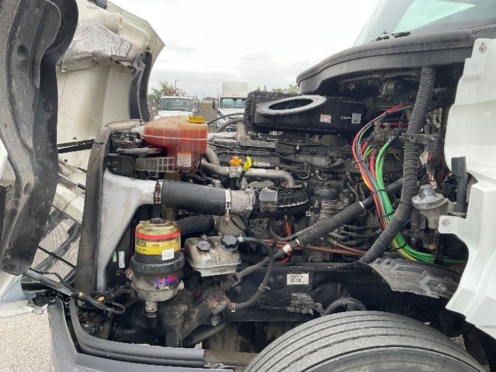 Day Cab Tractor-Heavy Duty Tractors-Freightliner-2018-T12664ST-Flint-MI-287,345\n\t\tmiles-$ 51,500 - Image 16