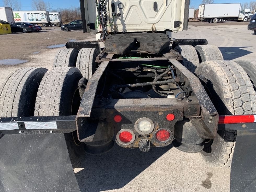 Day Cab Tractor-Heavy Duty Tractors-Freightliner-2018-T12664ST-Flint-MI-357,961\n\t\tmiles-$ 43,250 - Image 6