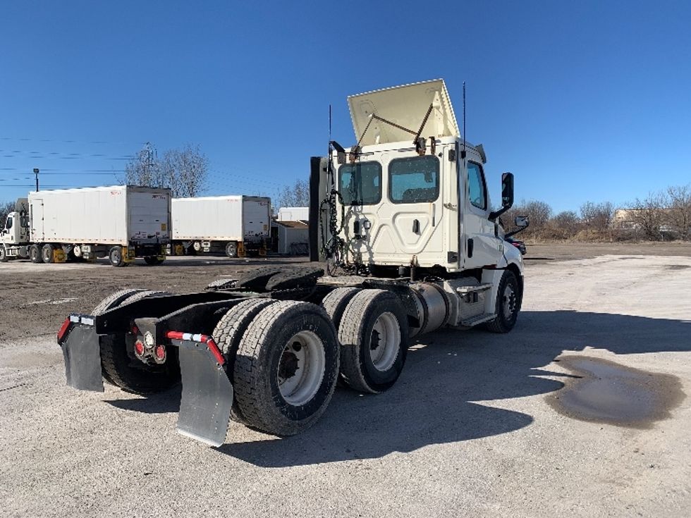 Day Cab Tractor-Heavy Duty Tractors-Freightliner-2018-T12664ST-Flint-MI-357,961\n\t\tmiles-$ 43,250 - Image 7