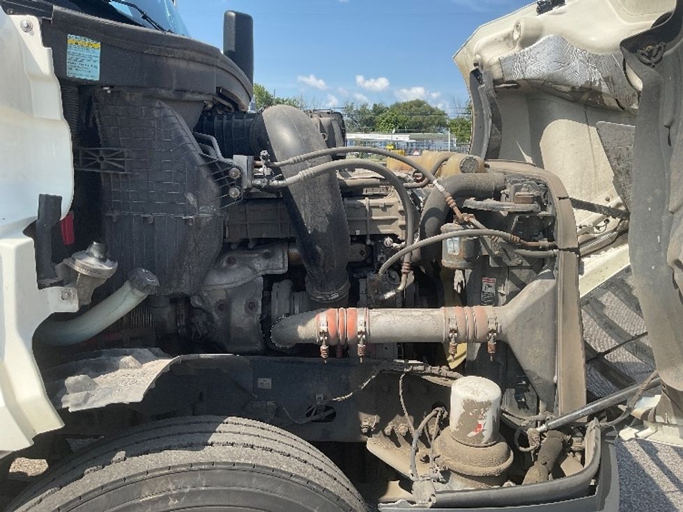 Day Cab Tractor-Heavy Duty Tractors-Freightliner-2018-T12664ST-Flint-MI-382,788\n\t\tmiles-$ 46,500 - Image 15