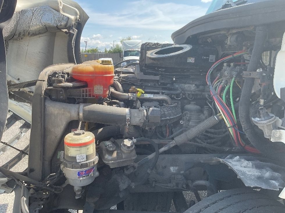 Day Cab Tractor-Heavy Duty Tractors-Freightliner-2018-T12664ST-Flint-MI-382,788\n\t\tmiles-$ 46,500 - Image 16