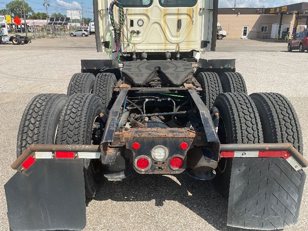 Day Cab Tractor-Heavy Duty Tractors-Freightliner-2018-T12664ST-Flint-MI-382,788\n\t\tmiles-$ 46,500 - Image 6