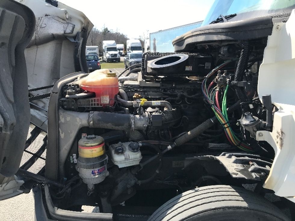 2018 Freightliner Cascadia 126" Day cab photo 15