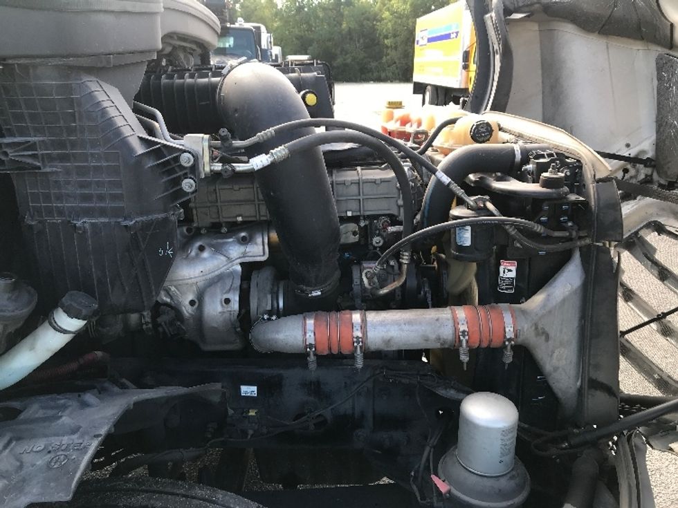 Day Cab Tractor-Heavy Duty Tractors-Freightliner-2018-T12664ST-Florence-SC-448,075\n\t\tmiles-$ 45,000 - Image 15