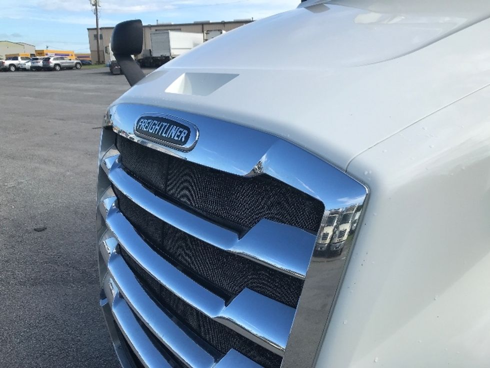 Day Cab Tractor-Heavy Duty Tractors-Freightliner-2018-T12664ST-Florence-SC-448,075\n\t\tmiles-$ 45,000 - Image 17