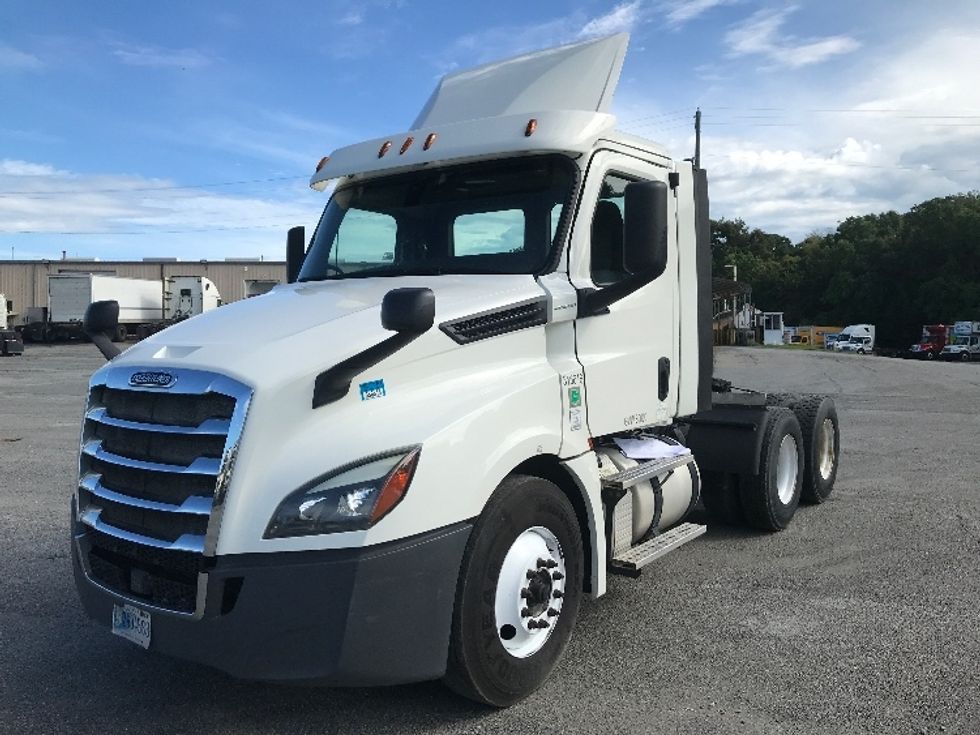 Day Cab Tractor-Heavy Duty Tractors-Freightliner-2018-T12664ST-Florence-SC-448,075\n\t\tmiles-$ 45,000 - Image 24