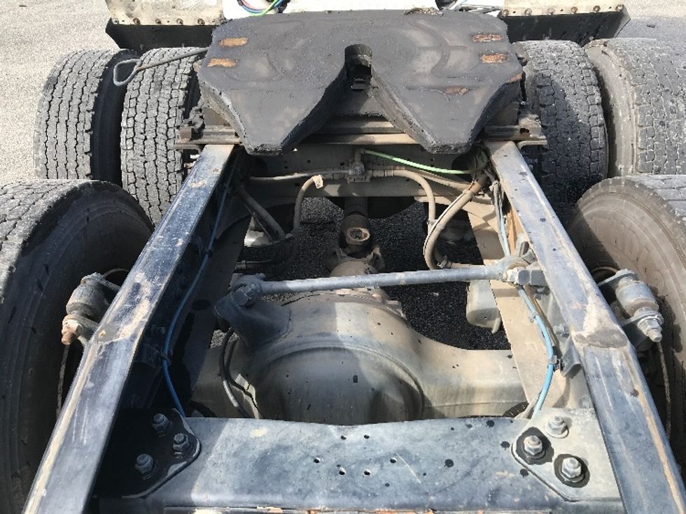 Day Cab Tractor-Heavy Duty Tractors-Freightliner-2018-T12664ST-Florence-SC-448,075\n\t\tmiles-$ 45,000 - Image 6