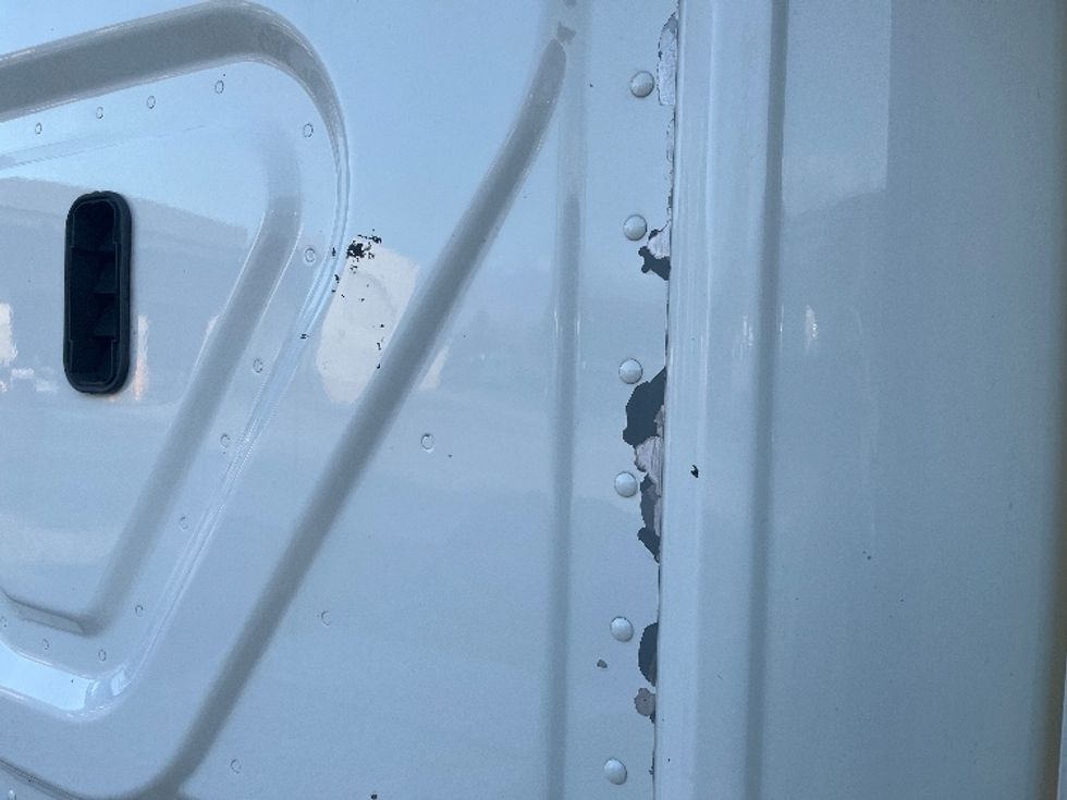 Day Cab Tractor-Heavy Duty Tractors-Freightliner-2018-T12664ST-Fontana-CA-430,375\n\t\tmiles-$ 39,750 - Image 19