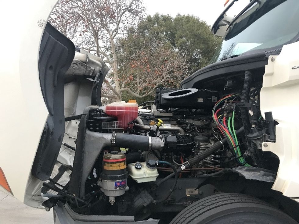 Day Cab Tractor-Heavy Duty Tractors-Freightliner-2018-T12664ST-Fontana-CA-477,228\n\t\tmiles-$ 45,500 - Image 16
