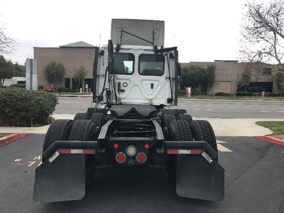 Day Cab Tractor-Heavy Duty Tractors-Freightliner-2018-T12664ST-Fontana-CA-477,228\n\t\tmiles-$ 45,500 - Image 17