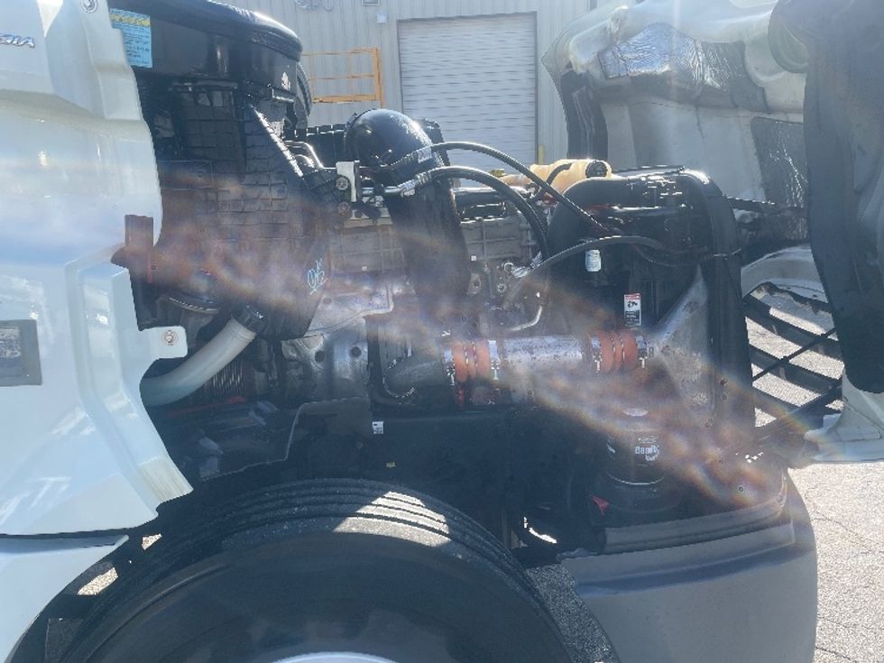 Day Cab Tractor-Heavy Duty Tractors-Freightliner-2018-T12664ST-Forest Park-GA-371,808\n\t\tmiles-$ 43,500 - Image 15