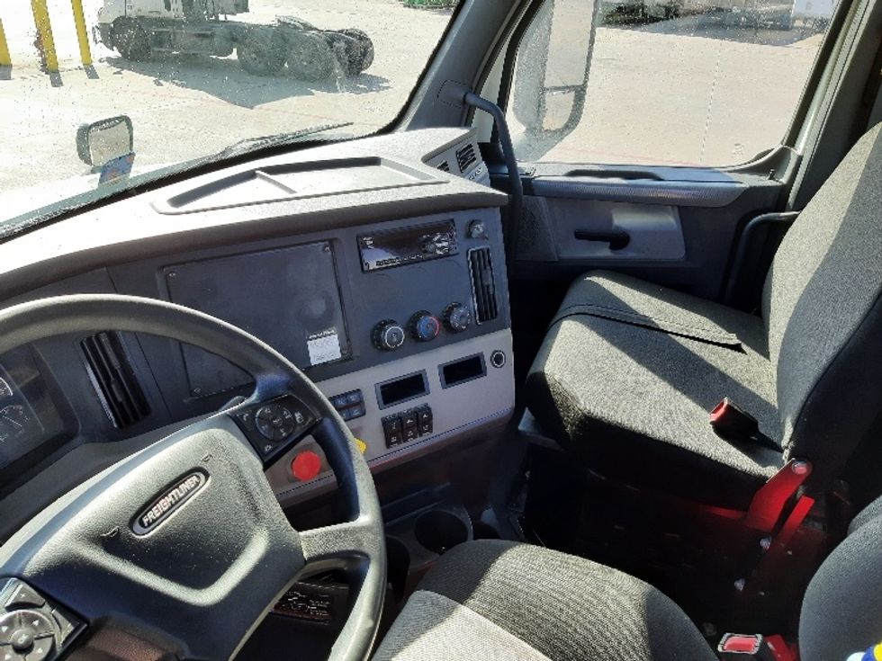 Day Cab Tractor-Heavy Duty Tractors-Freightliner-2018-T12664ST-Fort Worth-TX-320,327\n\t\tmiles-$ 47,250 - Image 10