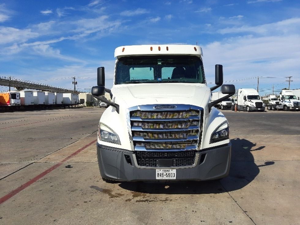Day Cab Tractor-Heavy Duty Tractors-Freightliner-2018-T12664ST-Fort Worth-TX-320,327\n\t\tmiles-$ 47,250 - Image 2