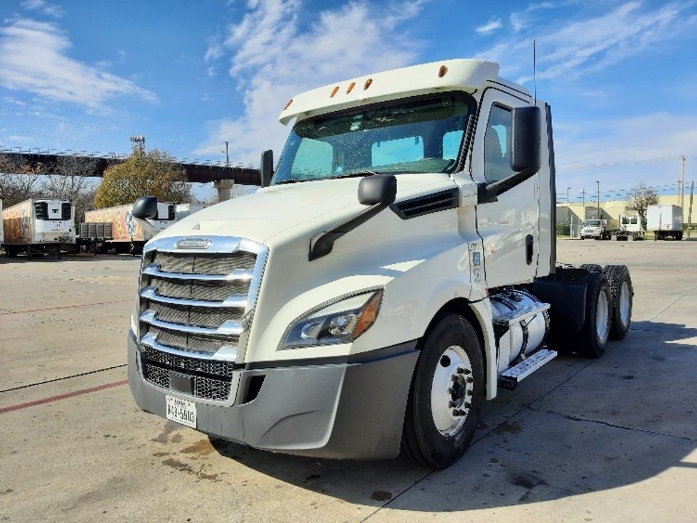 Day Cab Tractor-Heavy Duty Tractors-Freightliner-2018-T12664ST-Fort Worth-TX-320,327\n\t\tmiles-$ 47,250 - Image 3