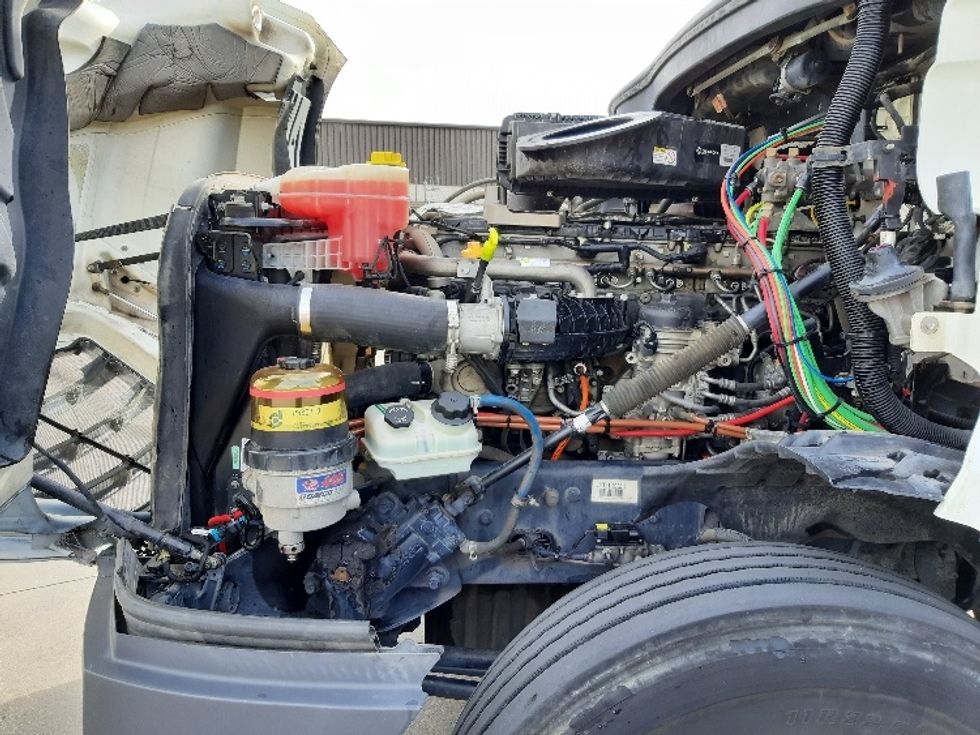 Day Cab Tractor-Heavy Duty Tractors-Freightliner-2018-T12664ST-Fort Worth-TX-350,138\n\t\tmiles-$ 45,750 - Image 16