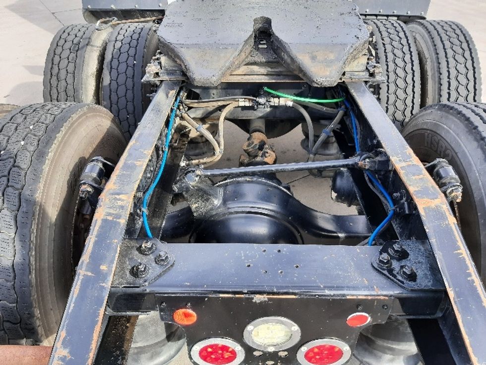 Day Cab Tractor-Heavy Duty Tractors-Freightliner-2018-T12664ST-Fort Worth-TX-350,138\n\t\tmiles-$ 45,750 - Image 6