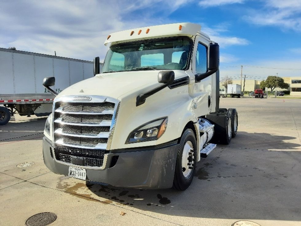 Day Cab Tractor-Heavy Duty Tractors-Freightliner-2018-T12664ST-Fort Worth-TX-405,598\n\t\tmiles-$ 42,750 - Image 3