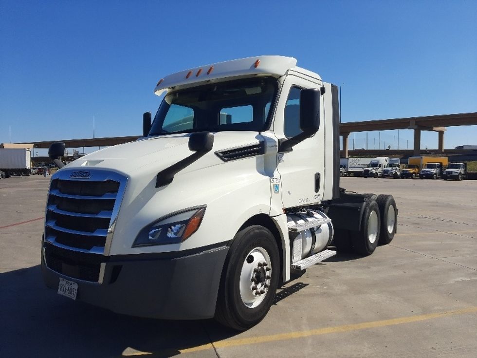 Day Cab Tractor-Heavy Duty Tractors-Freightliner-2018-T12664ST-Fort Worth-TX-465,613\n\t\tmiles-$ 42,750 - Image 3