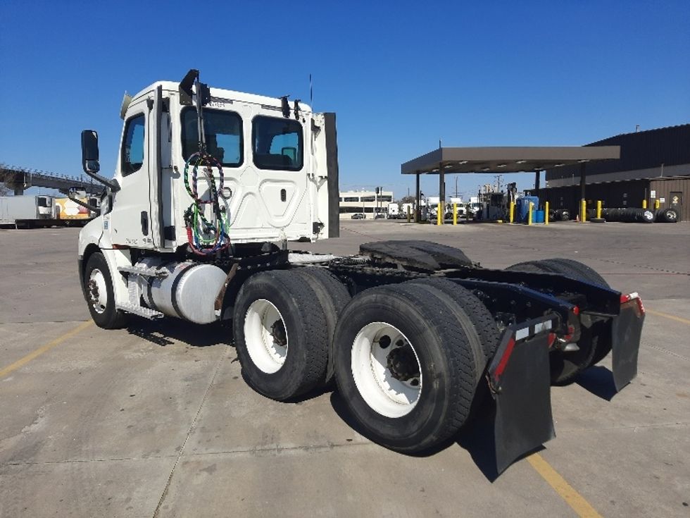 Day Cab Tractor-Heavy Duty Tractors-Freightliner-2018-T12664ST-Fort Worth-TX-465,613\n\t\tmiles-$ 42,750 - Image 5