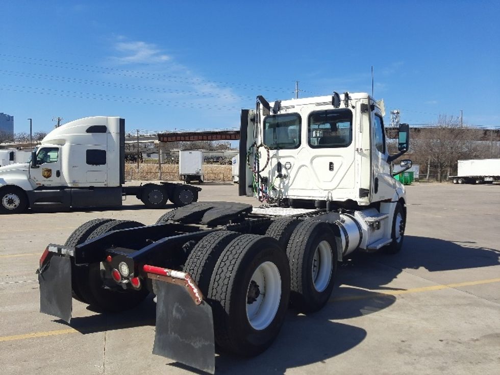 Day Cab Tractor-Heavy Duty Tractors-Freightliner-2018-T12664ST-Fort Worth-TX-465,613\n\t\tmiles-$ 42,750 - Image 7
