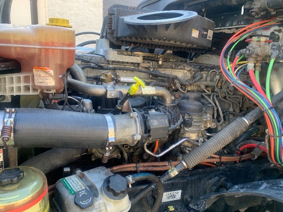 Day Cab Tractor-Heavy Duty Tractors-Freightliner-2018-T12664ST-Franklin-MA-293,956\n\t\tmiles-$ 48,250 - Image 16