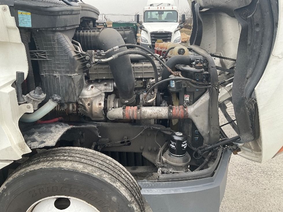 Day Cab Tractor-Heavy Duty Tractors-Freightliner-2018-T12664ST-Frederick-MD-449,884\n\t\tmiles-$ 41,000 - Image 15