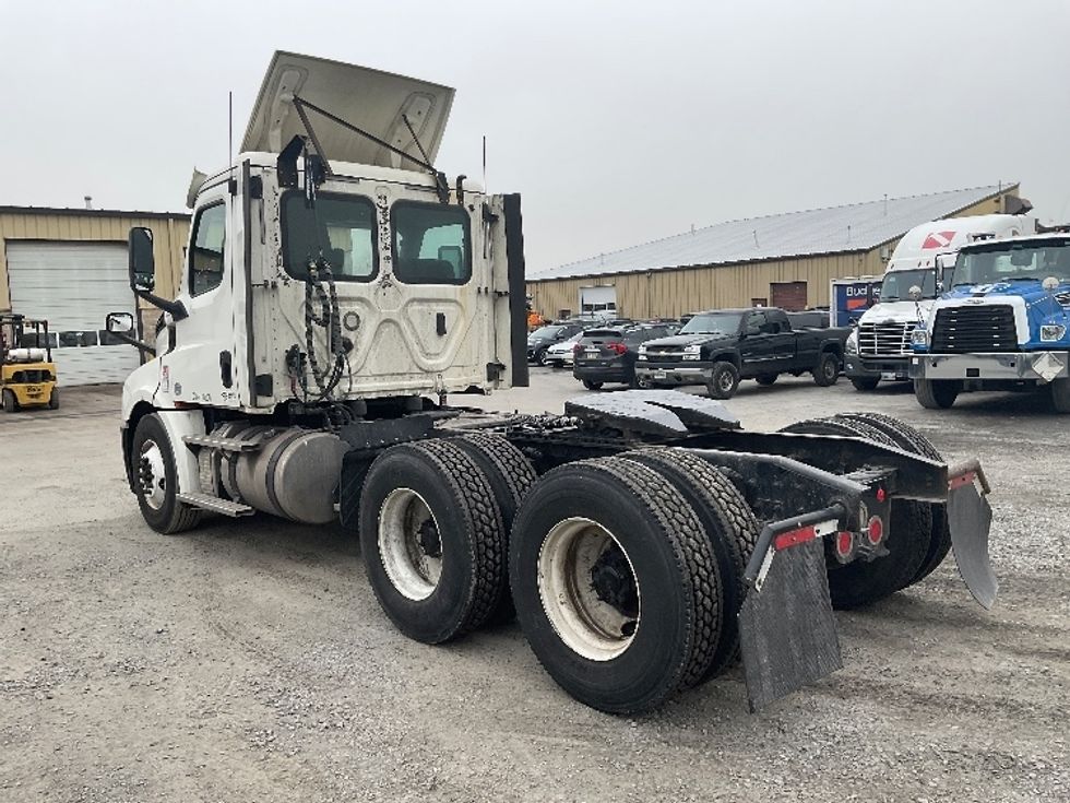 Day Cab Tractor-Heavy Duty Tractors-Freightliner-2018-T12664ST-Frederick-MD-449,884\n\t\tmiles-$ 41,000 - Image 5