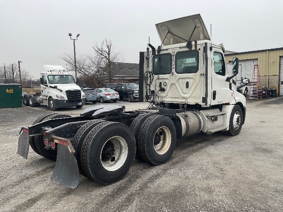 Day Cab Tractor-Heavy Duty Tractors-Freightliner-2018-T12664ST-Frederick-MD-449,884\n\t\tmiles-$ 41,000 - Image 7