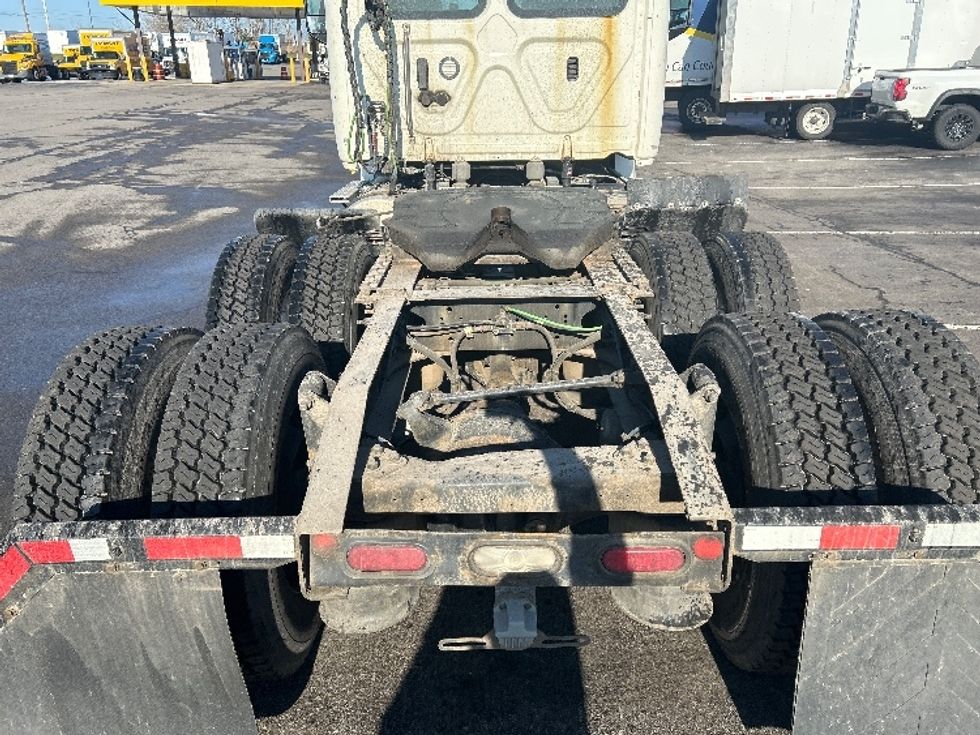 Day Cab Tractor-Heavy Duty Tractors-Freightliner-2018-T12664ST-Fredonia-NY-283,416\n\t\tmiles-$ 39,500 - Image 6